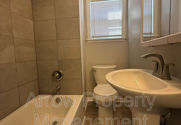 136 N 27 ST