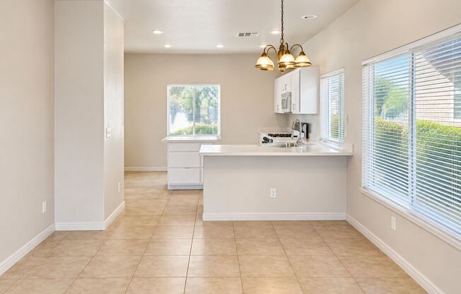 RECENTLY RENOVATED SINGLE FAMILY HOME IN THE HEART OF SUMMERLIN