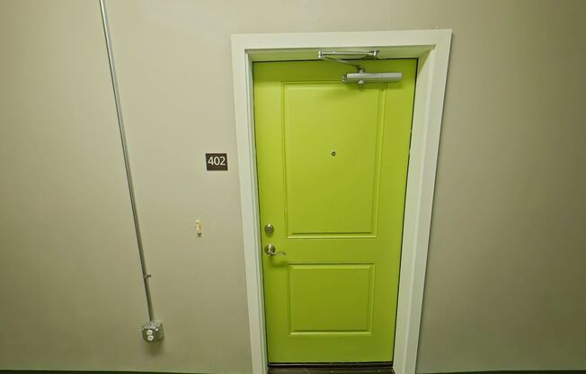 3 beds, 2 baths, 967 sqft, $2,400, Unit 402