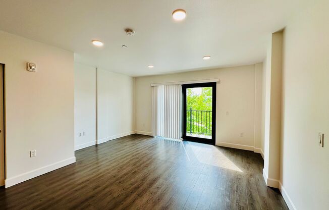 2 beds, 1 bath, 902 sqft, $2,750, Unit 410-315