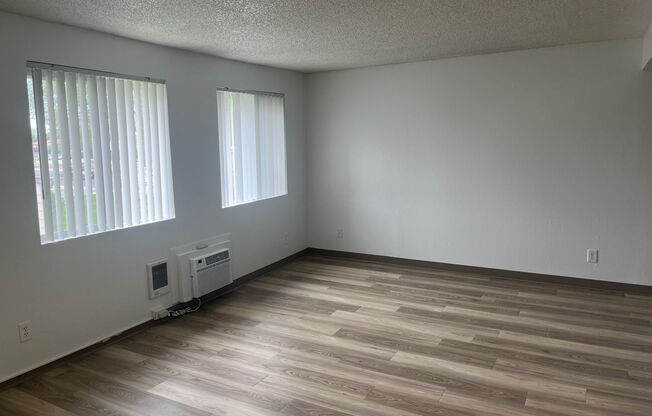 Studio, 1 bath, 476 sqft, $950, Unit 16