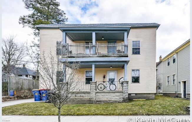 16-18 Packard Ave SE
