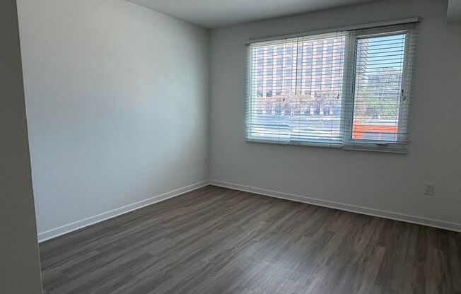 3 beds, 3 baths, 1,956 sqft, $5,300, Unit 275