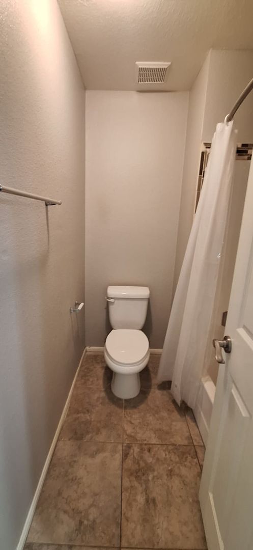 1 bed, 1 bath, $1,075, Unit # #C 28