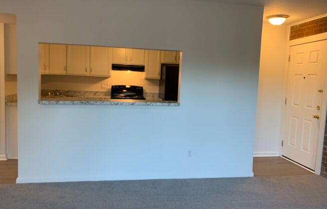 2 beds, 1 bath, 925 sqft, $1,275, Unit 67