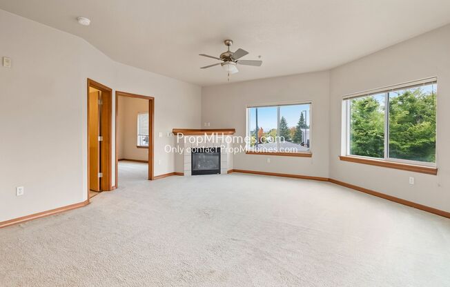 Chic One-Bedroom Condo in Vibrant Bethany Neighborhood!
