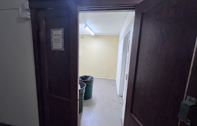 Studio, 1 bath, 400 sqft, $865, Unit 304