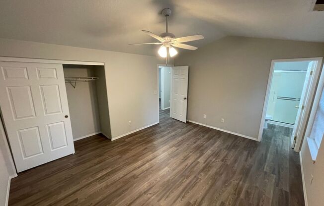 3 beds, 2.5 baths, 1,312 sqft, $2,150, Unit 1217