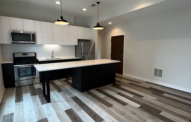 713 N Milwaukee