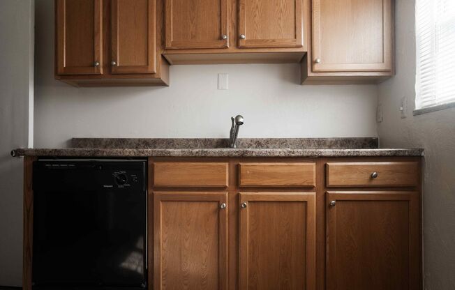 3 beds, 1 bath, 1,170 sqft, $1,450, Unit E111