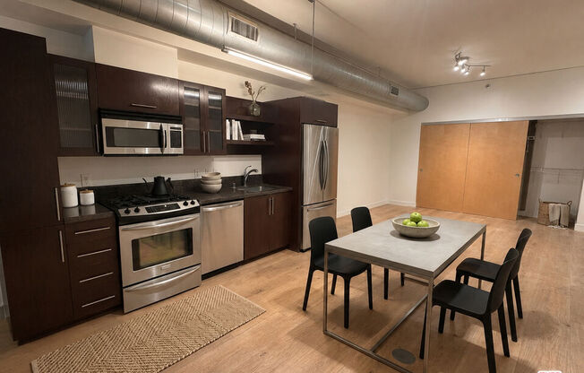 1 bed, 1 bath, 1,100 sqft, $2,600, Unit 506
