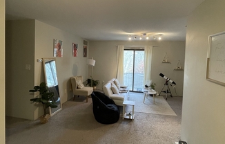 2 beds, 1 bath, 810 sqft, $2,350, Unit 6