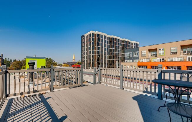 Studio Apartment One Block From DU