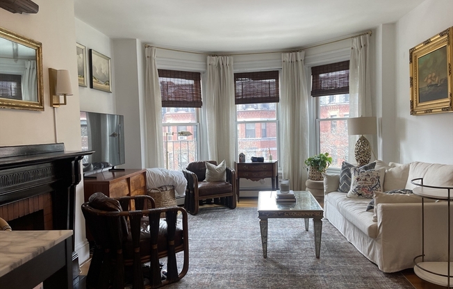 218 NEWBURY ST