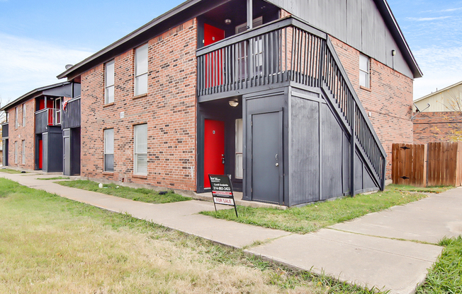 912 Isbell Rd.