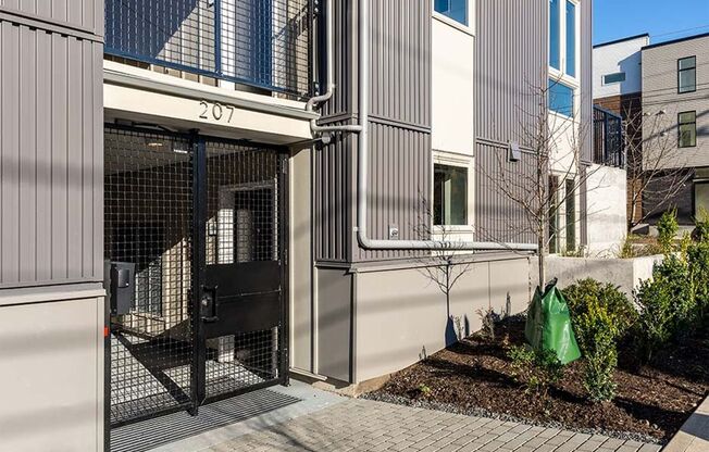 1 bed, 1 bath, 355 sqft, $1,695, Unit 301