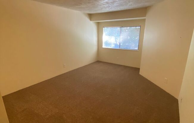 2 beds, 1.5 baths, 940 sqft, $1,607, Unit 0149