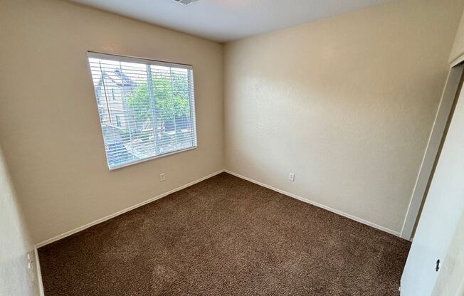 3 beds, 2 baths, $1,850, Unit UNIT 2022