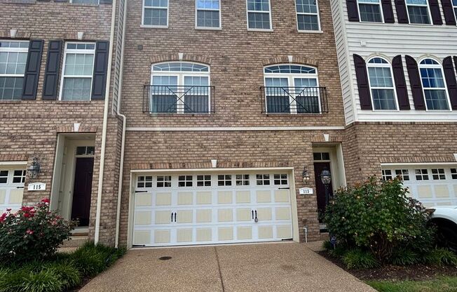 Great 3 Bedroom 2.2 Bath Townhome in Hunton Park Available NOW!