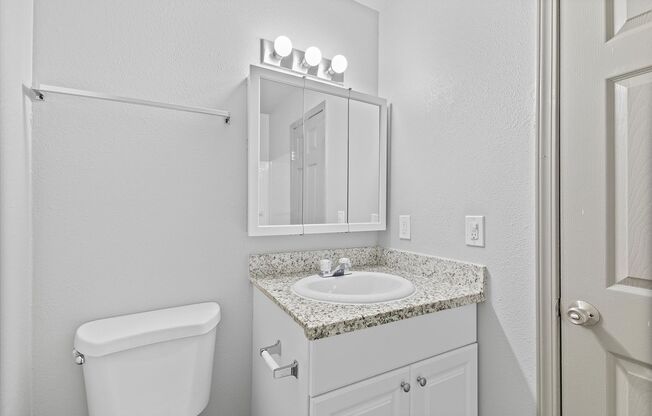 2 beds, 1 bath, 840 sqft, $1,350, Unit 691