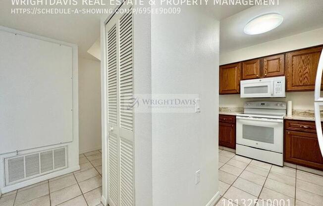 5537 SEA FRST DR