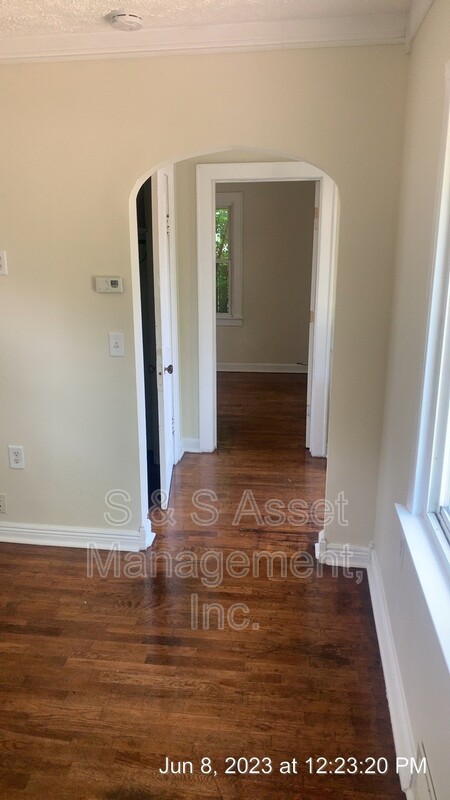708 FENTON AVE
