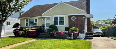 24 LEACH ST