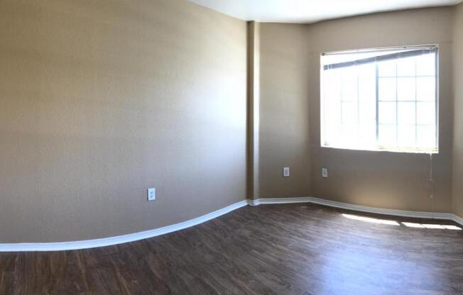 3 beds, 2 baths, 1,140 sqft, $1,350