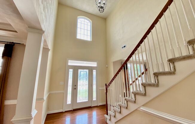 Beautiful Home w/5 Bedrooms Plus FROG! Gourmet Kitchen! Sunroom! Available 06-14-24! Must SEE!