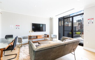 1 bed, 1 bath, $5,900, Unit 14B