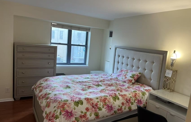 3 beds, 2 baths, 1,430 sqft, $7,400, Unit 1501