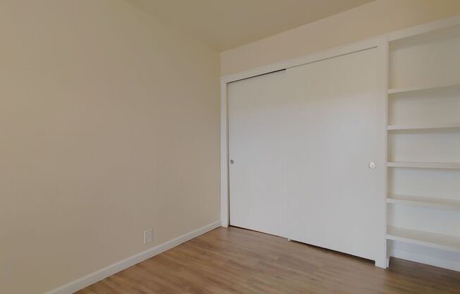 2 beds, 1 bath, 790 sqft, $915, Unit H203