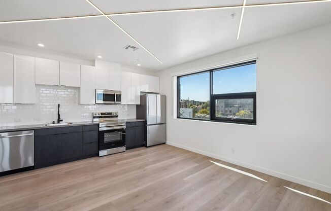 2 beds, 1 bath, 786 sqft, $1,917, Unit 301