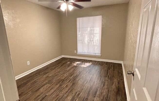 2 beds, 1 bath, 953 sqft, $1,400, Unit 547