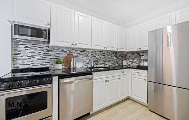 Studio, 1 bath, $3,850, Unit 15-B04