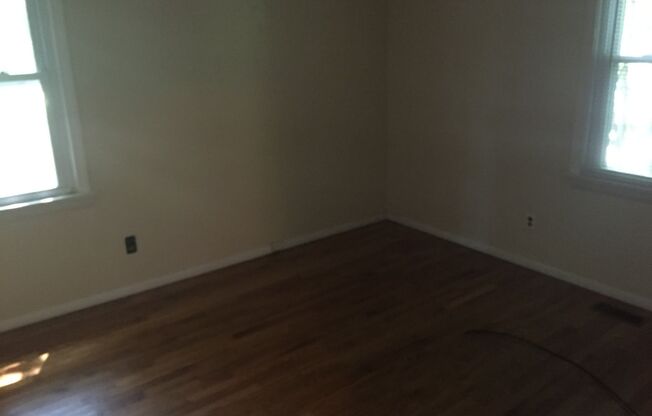 2 beds, 1 bath, $1,375, Unit A