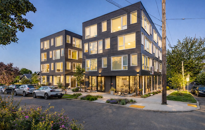 Betula House- Stunning, Affordable New Construction Apartments in First HIll / Central Area