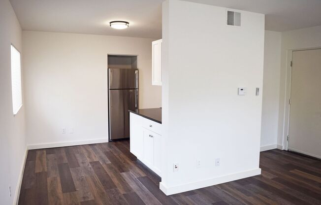 1 bed, 1 bath, 572 sqft, $1,200