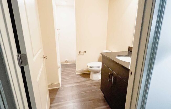 2 beds, 2 baths, 819 sqft, $1,600, Unit 211