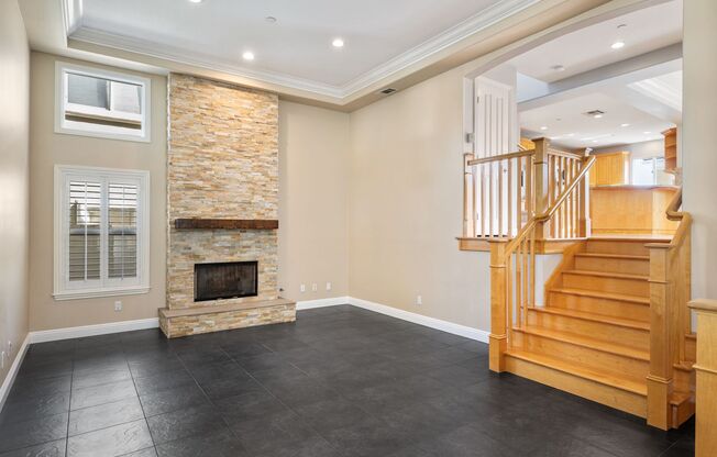 Spacious detached townhome available in South Redondo Beach