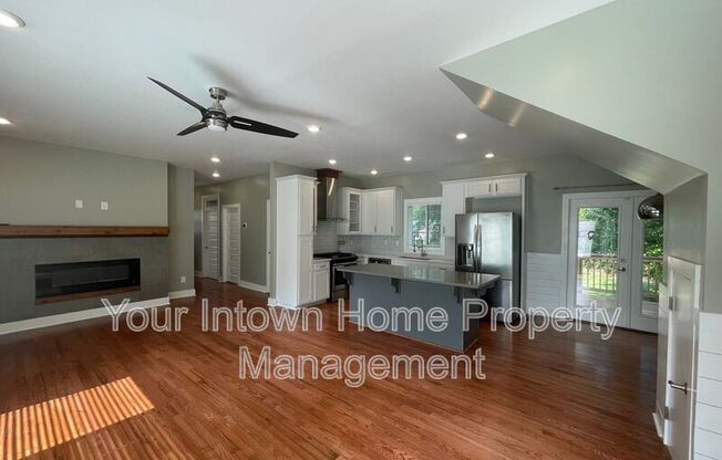 797 BROWNWOOD AVE SE