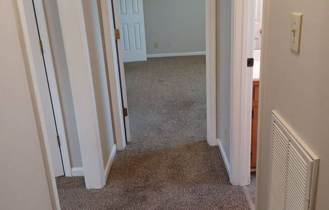 2 beds, 1 bath, $1,000