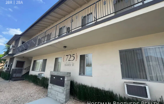 725 N ISABEL ST
