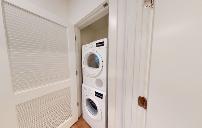 2 beds, 1 bath, 850 sqft, $2,745, Unit 211