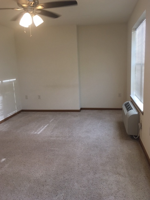 Studio, 1 bath, $1,300, Unit 871-112