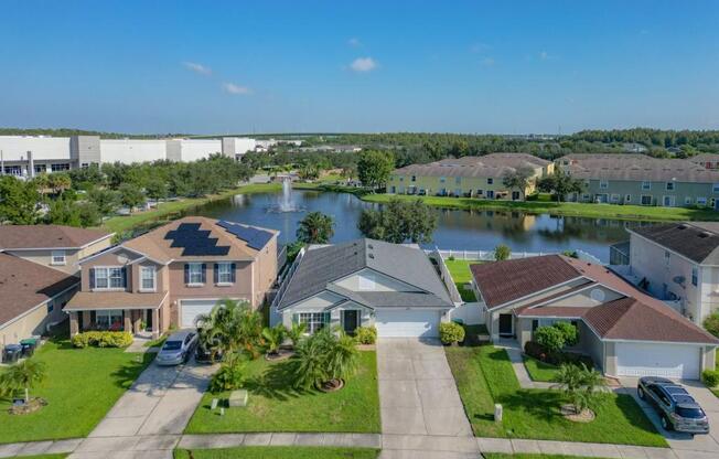 221 WINDROSE DR