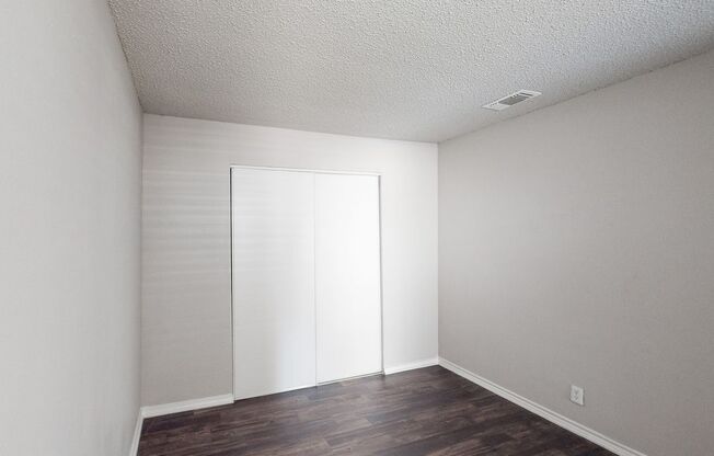 1 bed, 1 bath, 950 sqft, $919