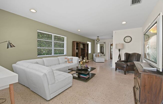 Now Leasing - a beautifully maintained 2-bedroom, 1-bath single-family home nestled in the highly sought-after South End neighborhood of West Palm Beach.