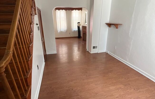 2-bedroom townhouse in Northeast York. Section 8 considered
