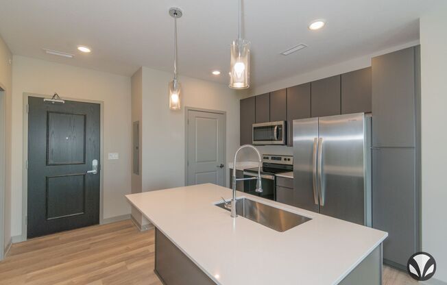 1 bed, 1 bath, 728 sqft, $1,295, Unit YH-2015